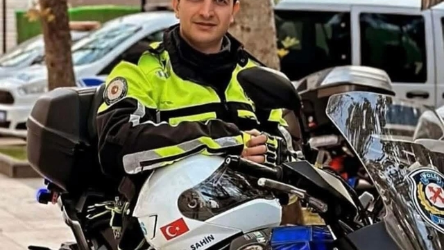 Görevi başında kalp krizi geçiren polis memuru şehit oldu