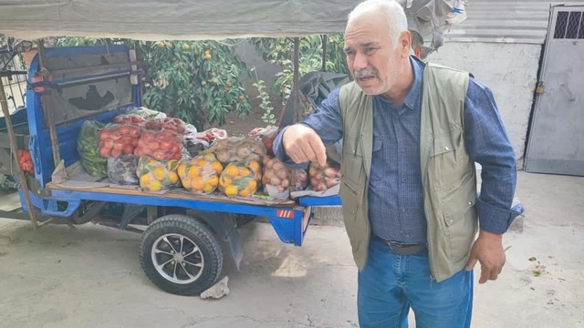 Pazar çatışmasında kardeşini kaybetti: "10 dakika geç gitseydi ölmezdi"
Adana'da pazardaki silahlı kavgada kurşunları hedefi olan Yusuf Solmaz'ın seyyar satıcı olduğu pazara meyve-sebze almak için geldiği ortaya çıktı