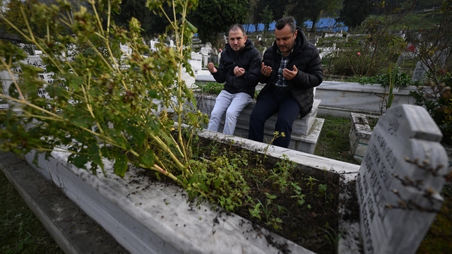 Düzce Depremi'nde yarım kalan hayatların acıları 26 yıldır tazeliğini koruyor