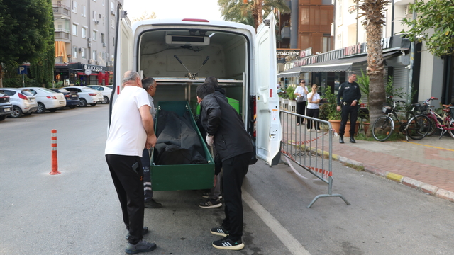 Alanya'da yabancı turist otel odasında ölü bulundu