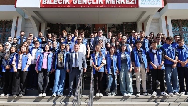 Bilecik'te "Gençler Bakanlığında" projesi kapsamında 90 öğrenci Ankara'ya uğurlandı
