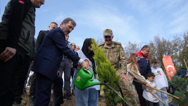Samsun'da Milli Ağaçlandırma Günü: 37 bin 380 adet fidan toprakla buluştu