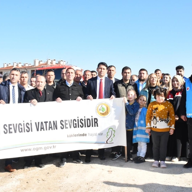 Beylikova'da 5 bin fidan toprakla buluştu
Ağaçlandırma sahasına şehit Eyüp...