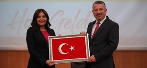 RTÜK Üyesi Güçer KBÜ Kürsü'de Konuştu: "Medya Toplumun Kimliğini Şekillendi...