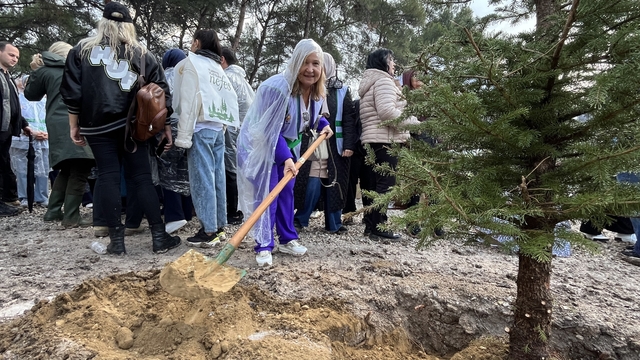 İzmir'de 115 bin fidan toprakla buluştu
Sağanak yağmur, 115 bin fidana can suyu oldu