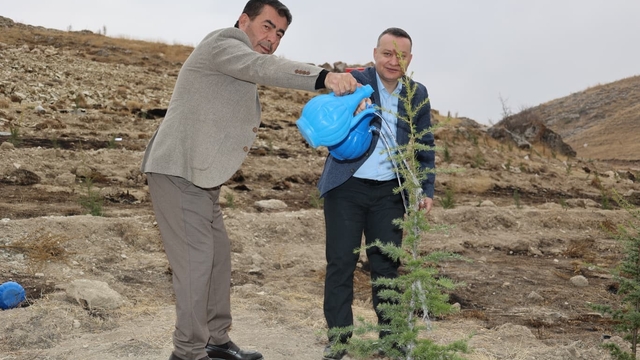 Bünyan'da Milli Ağaçlandırma Günü'nde fidanlar toprakla buluştu