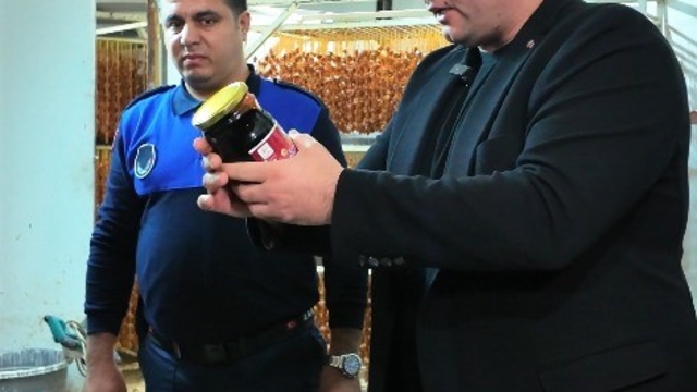 Kilis'te cevizli sucuk imalathanesinde tepki çeken görüntüler
Hijyen kurallarını hiçe sayan imalathane mühürlendi