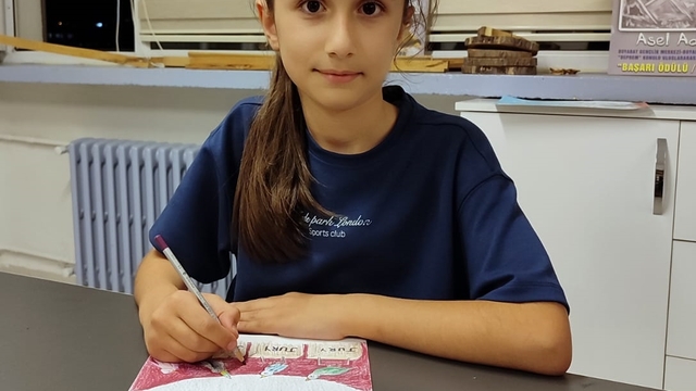 Sinop'ta ilkokul öğrencisi çizdiği karikatürle dünya birincisi oldu