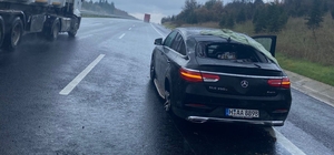 Kırklareli'nde şiddetli yağış, otomobil tıra çarptı