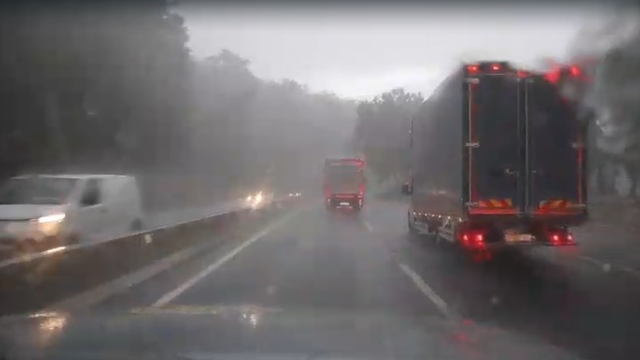 Muğla'da sağanak ve dolu yağışı etkili oldu