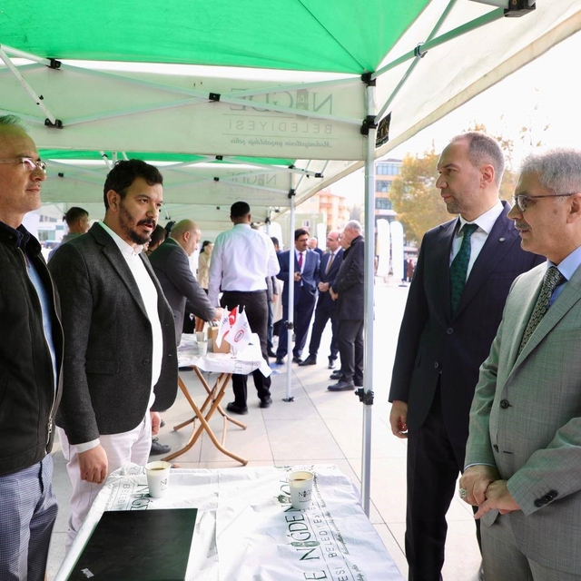 Niğde'de istihdam buluşması: İş arayanlar ve işverenler bir araya geldi