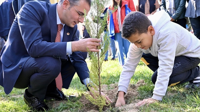 Kulu ve Karapınar'da fidanlar toprakla buluştu
