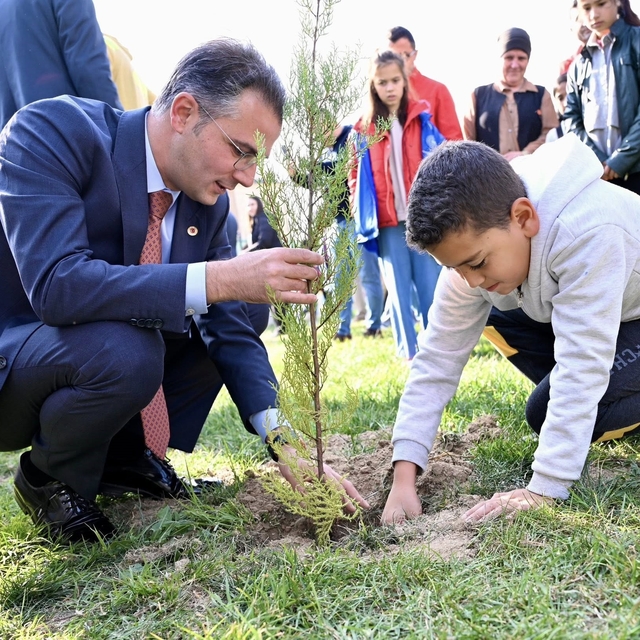 Kulu ve Karapınar'da fidanlar toprakla buluştu