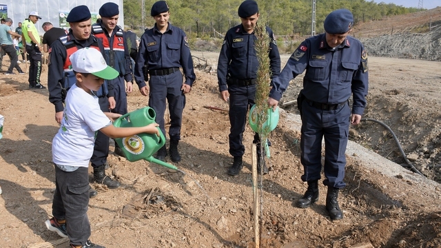 Milli Ağaçlandırma Gününde Bozyazı'da fidanlar toprakla buluştu