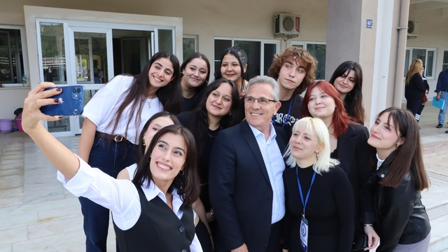 Nazilli Belediyesi Gençlik Meclisi kuruluyor
Gençler kent yönetiminde söz sahibi olacak