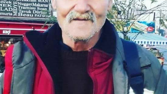 Bisikleti ile yolun karşısına geçmekte olan yaşlı adama otomobil çarptı: 1 ölü