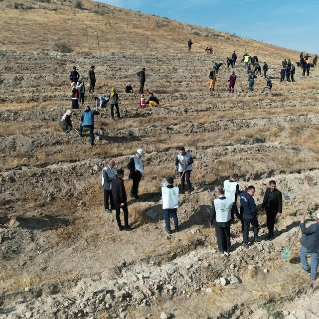 'Şahidimiz Toprak, İmzamız Fidan, Sevdamız Yeşil Vatan' Yahyalı'da hayat bu...