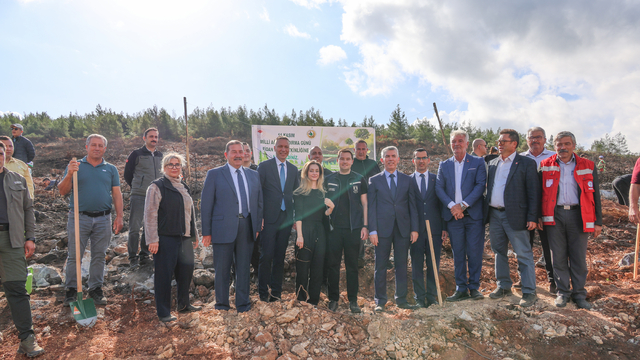 Muğla ve ilçelerinde fidanlar toprakla buluştu