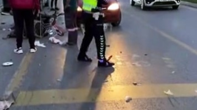 Sakarya'da otomobil ile motorlu bisiklet çarpıştı: 1 yaralı