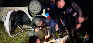 Kaçak göçmen taşıyan otomobil Asi Nehri'ne uçtu: 9 yaralı