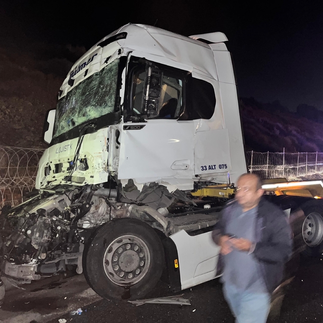 Tarsus'ta zincirleme kaza: 1 yaralı