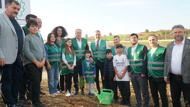 Sakarya'nın ilçelerinde fidanlar toprakla buluştu