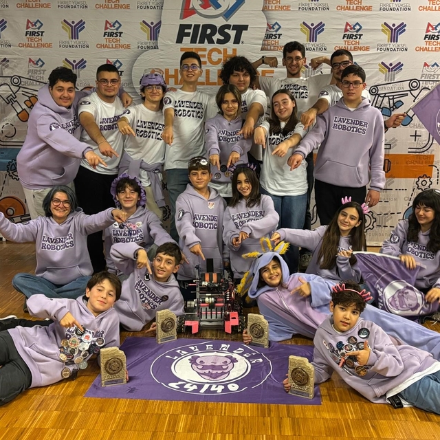 Garajda başlayan hayal, dünya sahnesinde gerçek oldu
Gençlerin garajda başl...