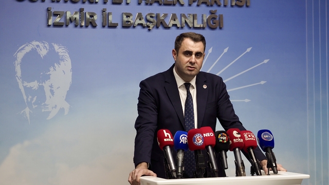 CHP İzmir İl Başkanı Çağatay Güç basın toplantısı düzenledi