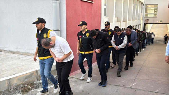 Adana merkezli 23 ilde düzenlenen dolandırıcılık operasyonunda 22 zanlı tutuklandı