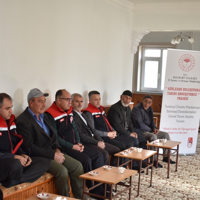 'Köylerde Buluşuyoruz, Tarımı Konuşuyoruz' projesi kapsamında üreticilerle...