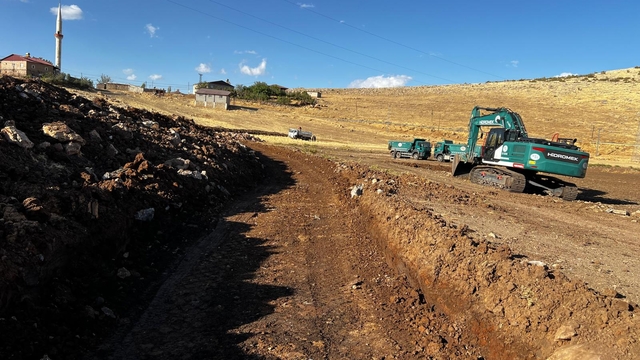 Siirt'teki Zirin Gölü'nde taşkın ve kuruma riskine karşı çalışma yapıldı
