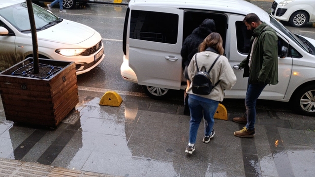 Fuhuş operasyonunda 5 kadın ve iş yeri sahibi yakalandı