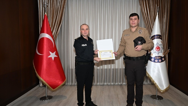 Denizli'de zehir taciri ve aranan şahsı yakalayan mahalle bekçileri ödüllendirildi