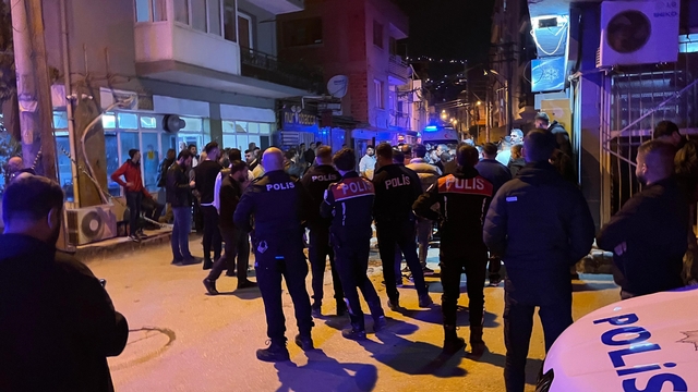 İzmir'de silahlı saldırı: 1 ölü, 3 yaralı