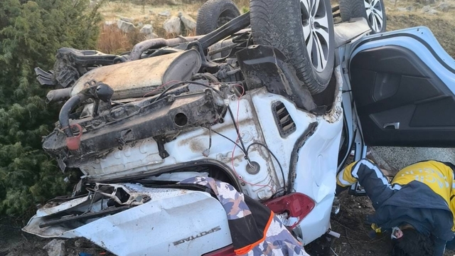 Afyonkarahisar'da devrilen otomobildeki 1 kişi öldü, 3 kişi yaralandı