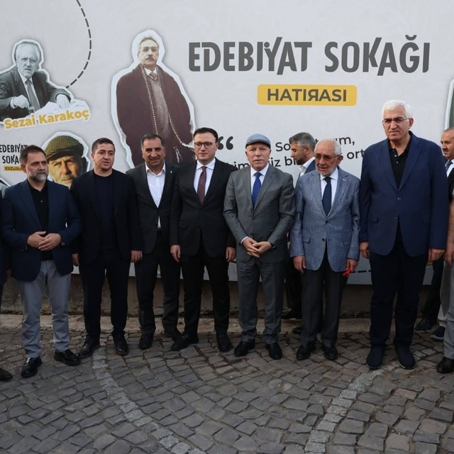 Erzurum Büyükşehir Belediyesi Dil ve Edebiyat Konağı'na yoğun ilgi
