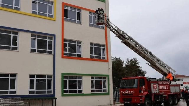 Sinop'ta öğrencilere afet bilinci kazandırıldı