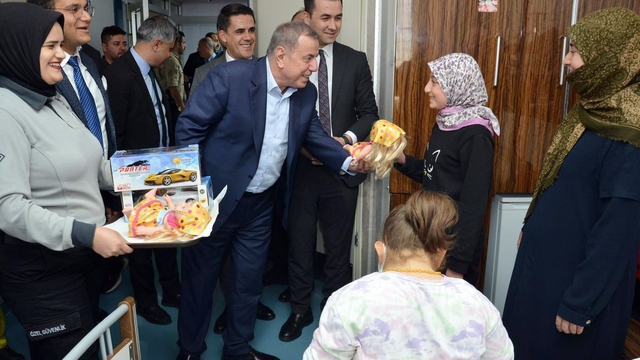 Mardin'de hastanede tedavi gören çocuklara etkinlik düzenlendi