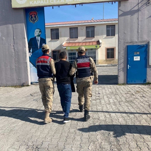 Kağızman'da hakkında 4 yıl hapis cezası bulunan 1 kişi yakalandı