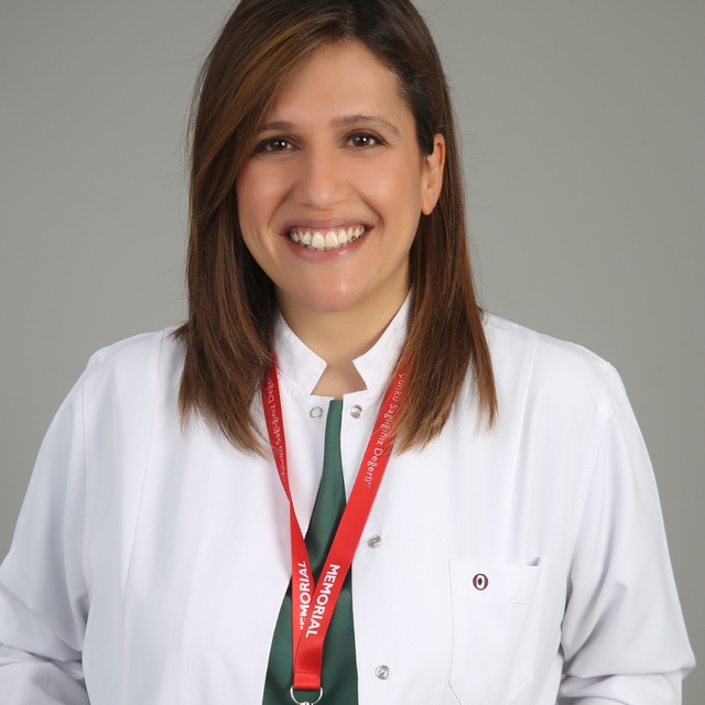 Uzm. Dr. Özden Yener Çakmak: "Kronik baş ağrısından sinir blokajı tedavisiy...