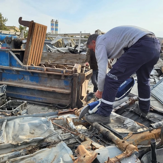 Refahiye'de itfaiye personeline trafik kazalarına müdahale eğitimi