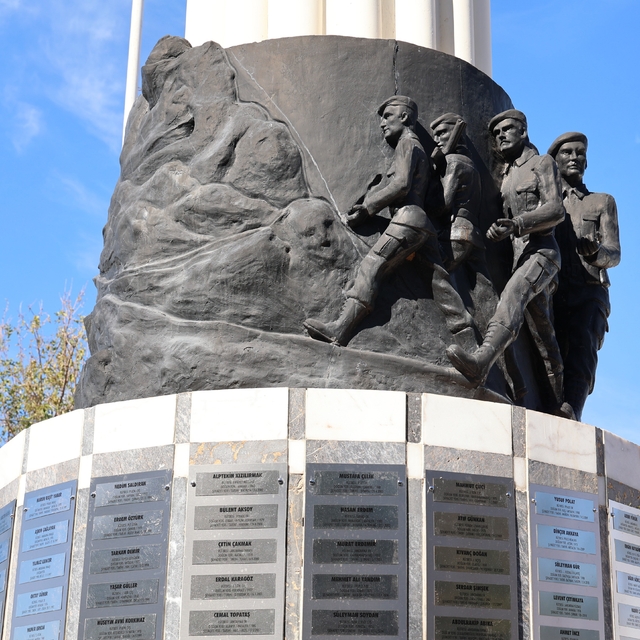 Antalya Şehitleri Anıtı restore edildi