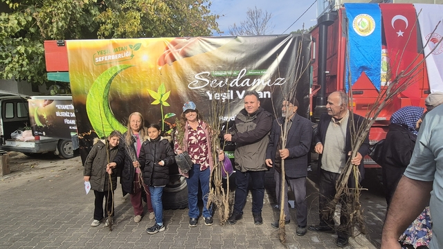 Hanönü'de Orman İşletme Müdürlüğü 1500 fidan dağıttı