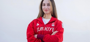Belediyespor'lu Özge Yılmaz'dan gümüş madalya
