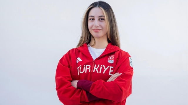 Belediyespor'lu Özge Yılmaz'dan gümüş madalya