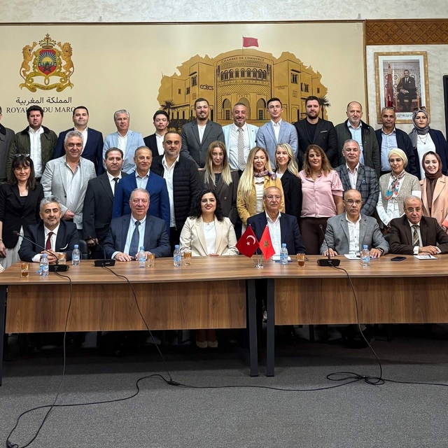 İzmirli iş insanlarından Kazablanka çıkarması