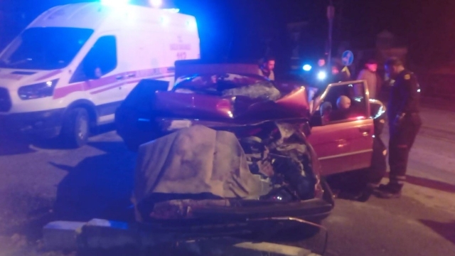 Tavşanlı'da otomobil ile kamyon çarpıştı: 1 yaralı