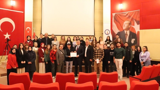 Kütahya DPÜ'de personel ve öğrencilere fotoğrafçılık eğitimi