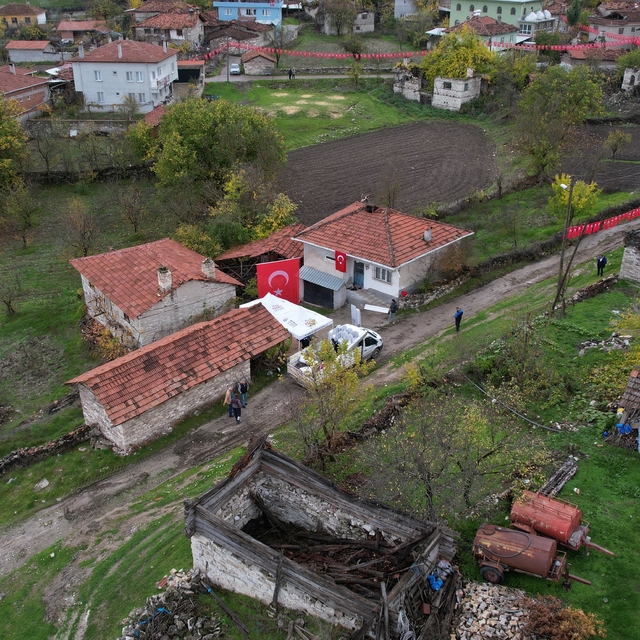 Düşen kargo uçağında kahreden tesadüf, çocukluk arkadaşıyla aynı gün şehit...