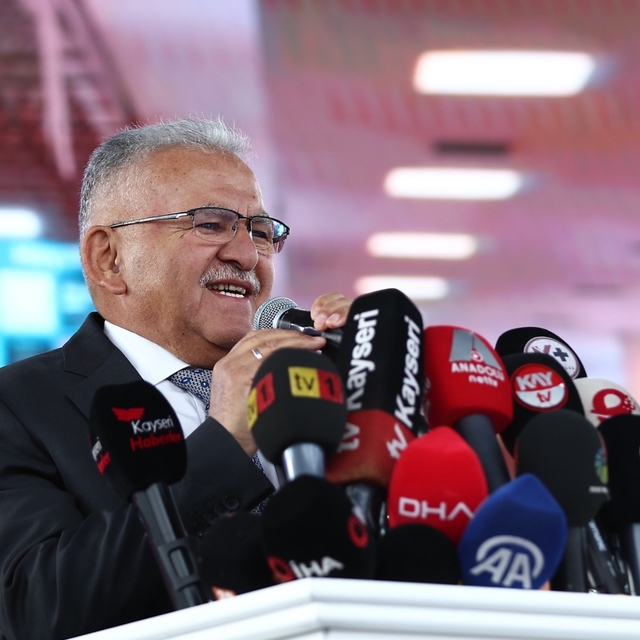 Başkan Büyükkılıç, Türkiye'nin en çok konuşulan 11. siyasetçisi